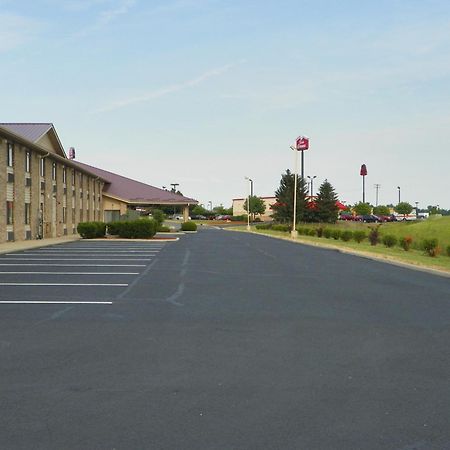 Royalton Inn & Suites 어퍼샌더스키 외부 사진