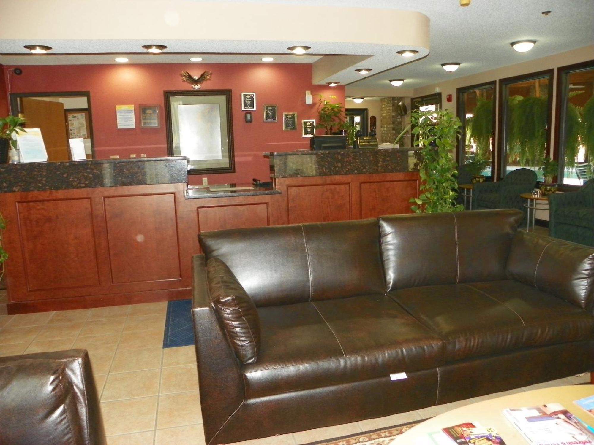 Royalton Inn & Suites 어퍼샌더스키 외부 사진