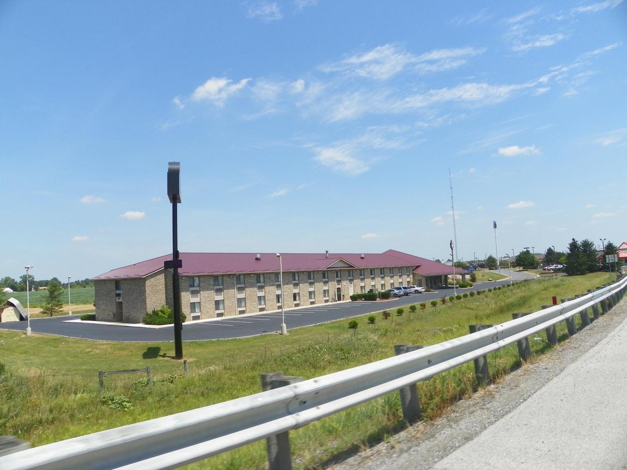 Royalton Inn & Suites 어퍼샌더스키 외부 사진